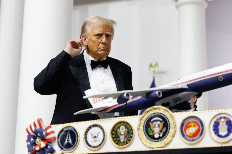 Washington, United States. 20th Jan, 2025. WASHINGTON, DC - JANUARY 20: President Donald Trump cuts a cake at the Commander-in-Chief Ball on January 20, 2025 in Washington, DC